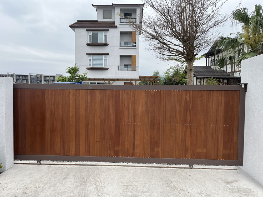 行健溪-造型大門