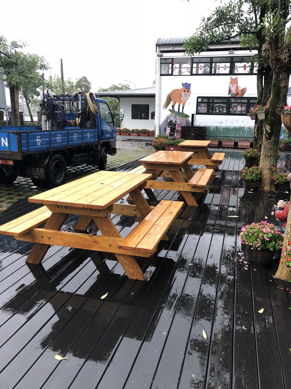 木平台.桌椅