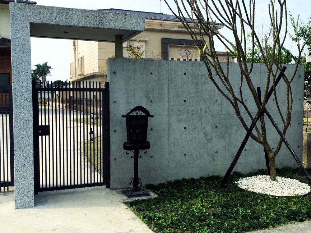 中道-清水模牆.大門