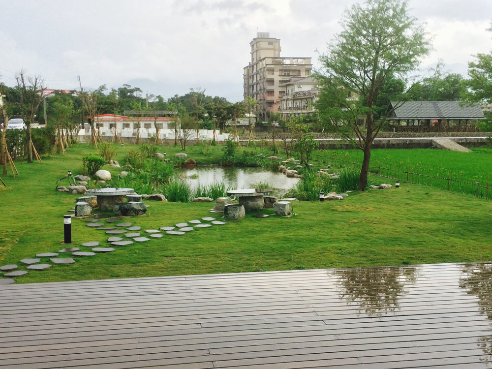 民宿-木平台.生態池