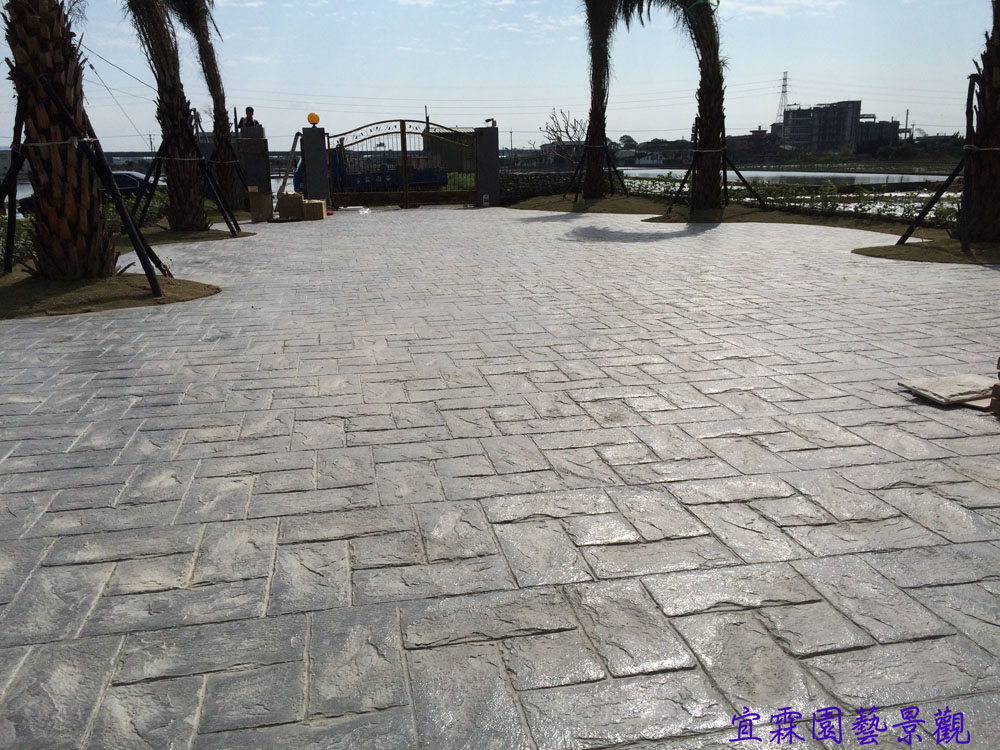 礁溪民宿-庭園景壓花地坪